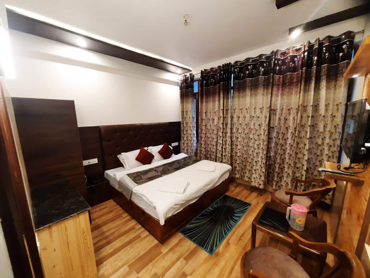 Hotel Sweet Home image